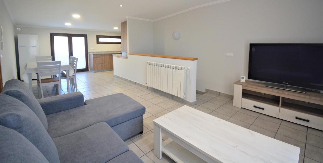 Apartamento Con Terraza En กัมบาโดส ภายนอก รูปภาพ
