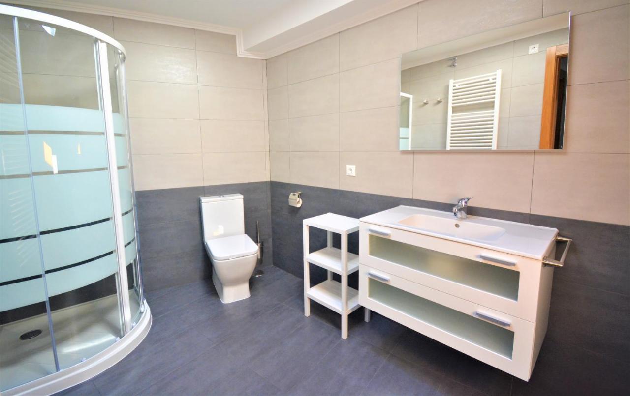 Apartamento Con Terraza En กัมบาโดส ภายนอก รูปภาพ