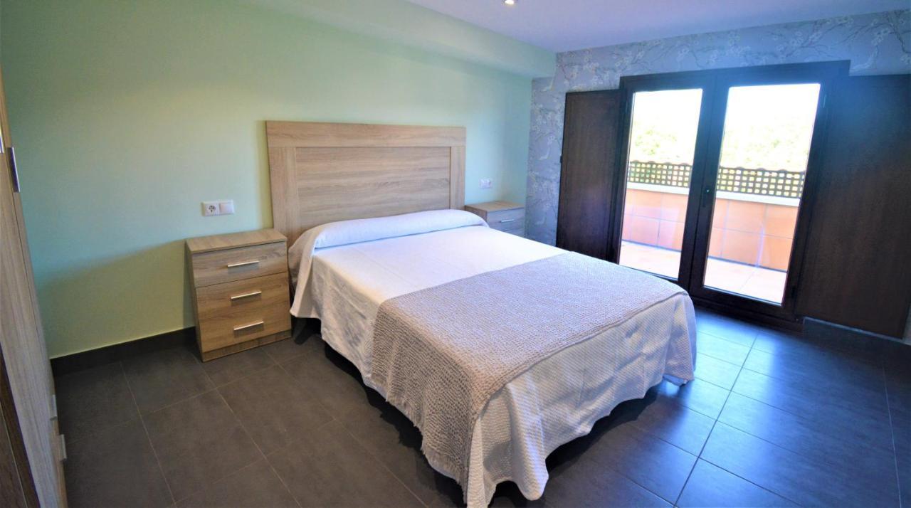 Apartamento Con Terraza En กัมบาโดส ภายนอก รูปภาพ